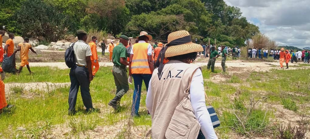 Many people including Eunice